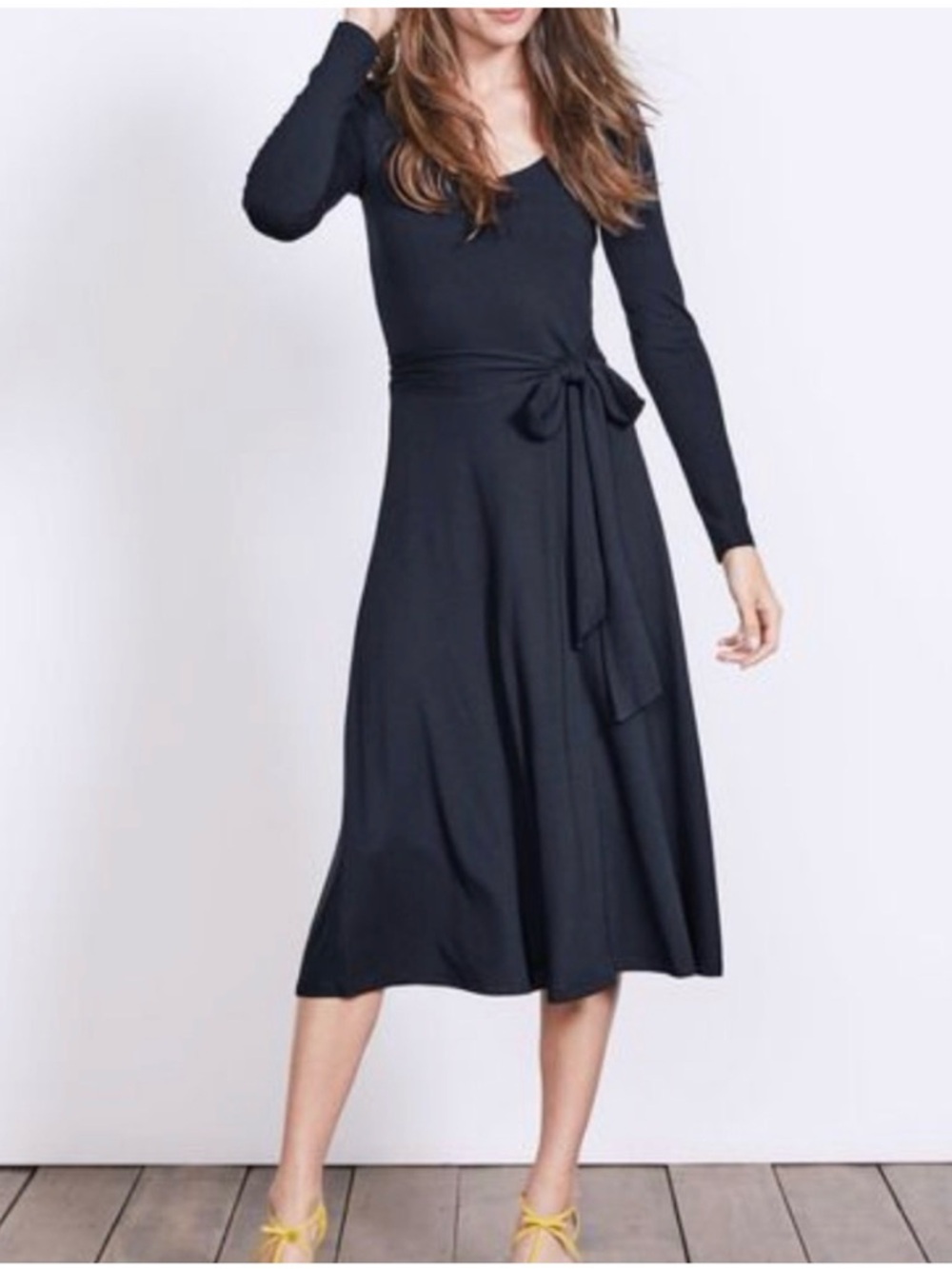Boden Black Silvia Scoop Neck Long Sleeve Midi Dress. Size 8R